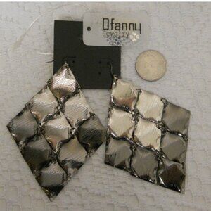 Women Fashion Drop Dangle Diamond Shaped Earrings Silver Tones Hook OFANNY JEWEL